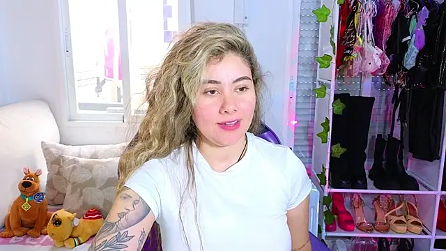 Tawny cox online show from 03.04.25