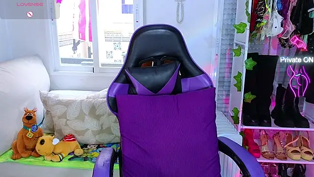 Tawny cox online show from 03.12.25