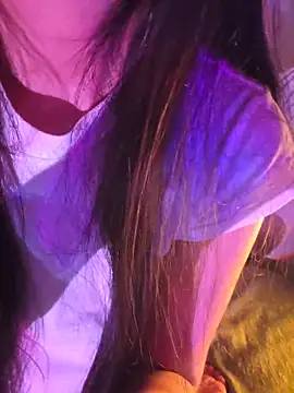 Snapshot of aloneathome chatting on 11.26.25 aloneathome online show from 11.26.25