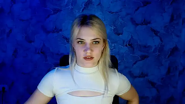 Snapshot of nika_gold1 chatting on 12.14.24 nika gold1 online show from 12.14.24