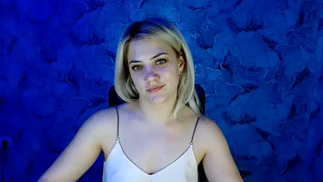 Snapshot of nika_gold1 chatting on 12.15.24 nika gold1 online show from 12.15.24