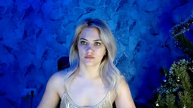 Snapshot of nika_gold1 chatting on 12.30.24 nika gold1 online show from 12.30.24