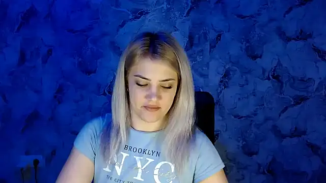 Snapshot of nika_gold1 chatting on 02.26.25 nika gold1 online show from 02.26.25