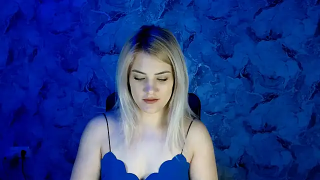 Snapshot of nika_gold1 chatting on 03.11.25 nika gold1 online show from 03.11.25