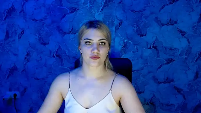 Snapshot of nika_gold1 chatting on 03.13.25 nika gold1 online show from 03.13.25