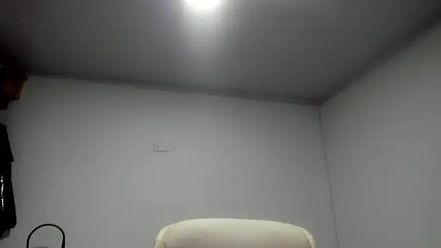 dominique21  online show from 10.05.25