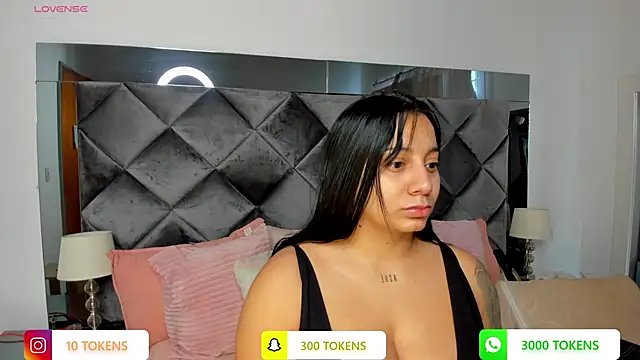 Snapshot of sofhiaa_adaams chatting on 02.20.25 sofhiaa adaams online show from 02.20.25