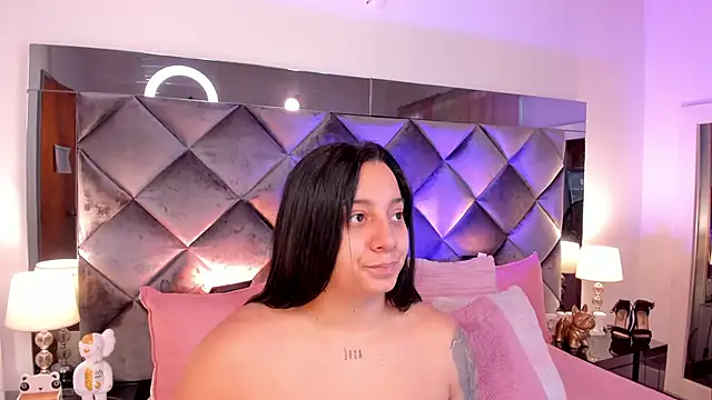 Snapshot of sofhiaa_adaams chatting on 02.26.25 sofhiaa adaams online show from 02.26.25