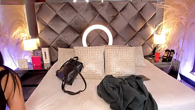 Snapshot of sofhiaa_adaams chatting on 10.26.25 sofhiaa adaams online show from 10.26.25