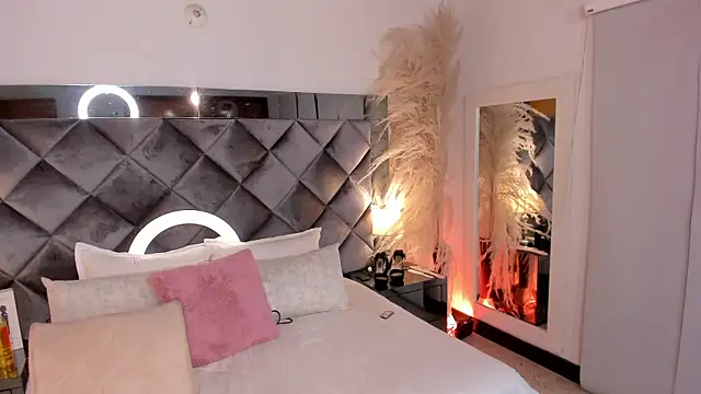 Snapshot of sofhiaa_adaams chatting on 11.07.25 sofhiaa adaams online show from 11.07.25