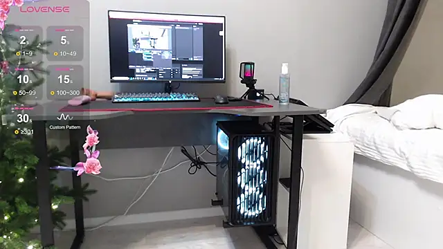 Snapshot of LadySambuca chatting on 12.11.24 LadySambuca online show from 12.11.24