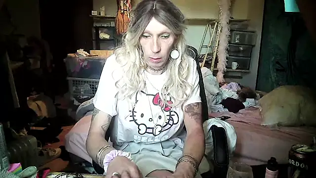 Ombeline1 online show from 03.06.25