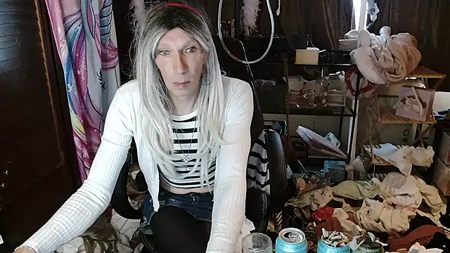 Ombeline1 online show from 10.12.25