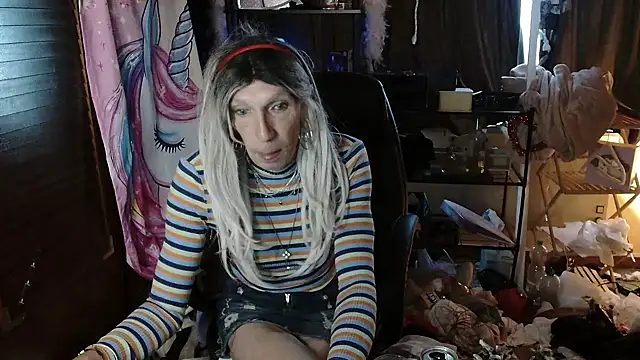 Ombeline1 online show from 10.24.25