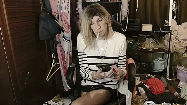 Ombeline1 online show from 11.18.25