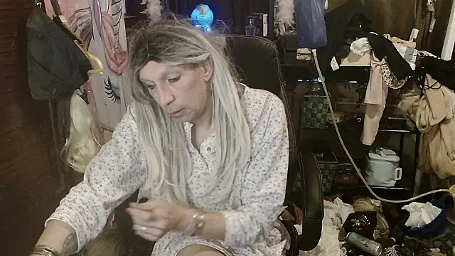 Ombeline1 online show from 12.20.25