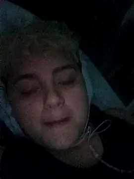 Snapshot of isabeautyx19 chatting on 01.15.25 isabeautyx19 online show from 01.15.25