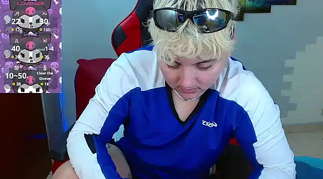 Snapshot of isabeautyx19 chatting on 01.20.25 isabeautyx19 online show from 01.20.25