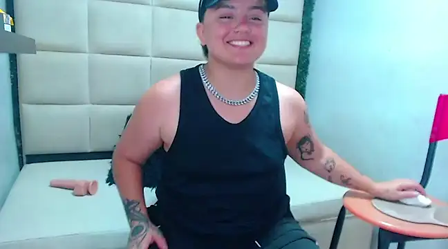 Snapshot of isabeautyx19 chatting on 01.29.25 isabeautyx19 online show from 01.29.25