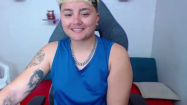 Snapshot of isabeautyx19 chatting on 02.24.25 isabeautyx19 online show from 02.24.25