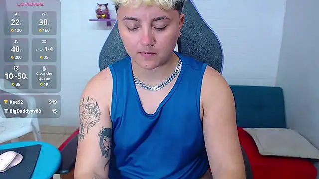 Snapshot of isabeautyx19 chatting on 02.24.25 isabeautyx19 online show from 02.24.25