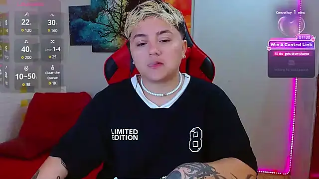 Snapshot of isabeautyx19 chatting on 02.26.25 isabeautyx19 online show from 02.26.25