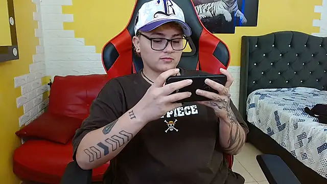 Snapshot of isabeautyx19 chatting on 09.09.25 isabeautyx19 online show from 09.09.25