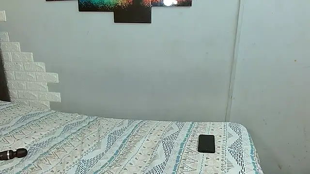 Snapshot of isabeautyx19 chatting on 10.09.25 isabeautyx19 online show from 10.09.25