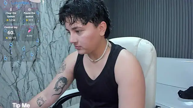 Snapshot of isabeautyx19 chatting on 11.29.25 isabeautyx19 online show from 11.29.25