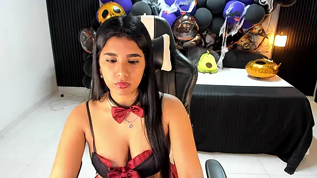 Ivy 16 online show from 10.29.25