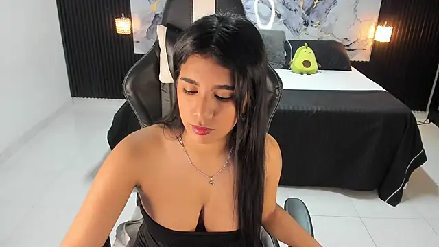 Ivy 16 online show from 11.25.25