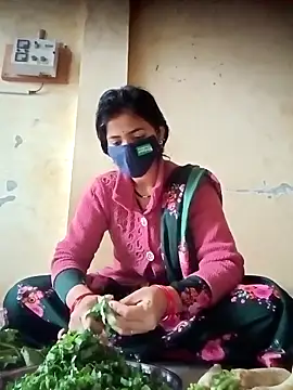 Snapshot of Mamta_Chaterjee chatting on 10.29.25 Mamta Chaterjee online show from 10.29.25