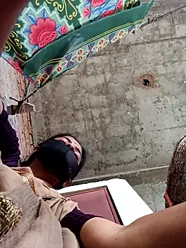 Snapshot of Mamta_Chaterjee chatting on 11.27.25 Mamta Chaterjee online show from 11.27.25