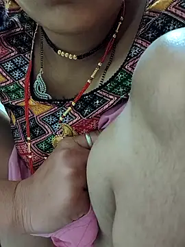 Snapshot of Hi_Radhika chatting on 02.11.25 Hi Radhika online show from 02.11.25