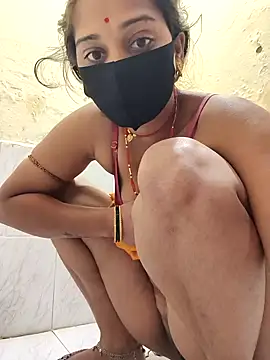 Snapshot of Hi_Radhika chatting on 02.16.25 Hi Radhika online show from 02.16.25