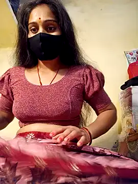 Snapshot of Hi_Radhika chatting on 03.11.25 Hi Radhika online show from 03.11.25