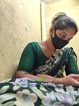 Snapshot of Hi_Radhika chatting on 09.10.25 Hi Radhika online show from 09.10.25