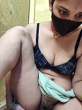 Snapshot of Hi_Radhika chatting on 09.11.25 Hi Radhika online show from 09.11.25