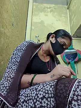 Snapshot of Hi_Radhika chatting on 10.06.25 Hi Radhika online show from 10.06.25