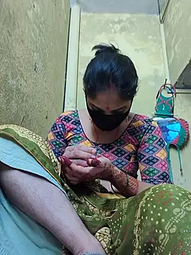 Snapshot of Hi_Radhika chatting on 10.10.25 Hi Radhika online show from 10.10.25