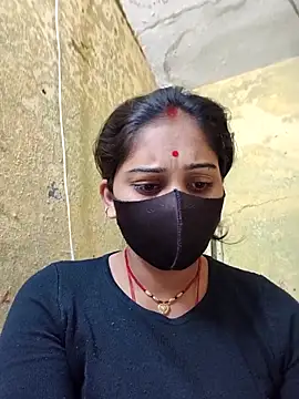 Snapshot of Hi_Radhika chatting on 11.11.25 Hi Radhika online show from 11.11.25