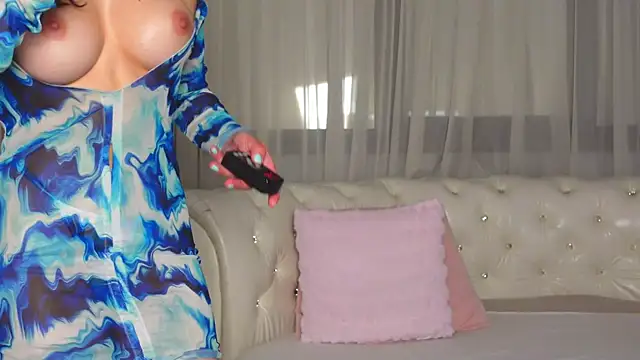 NinaCrystal1 online show from 12.10.24