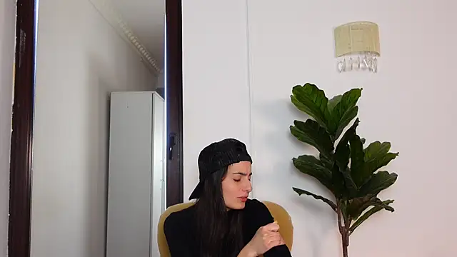 NinaCrystal1 online show from 12.15.25