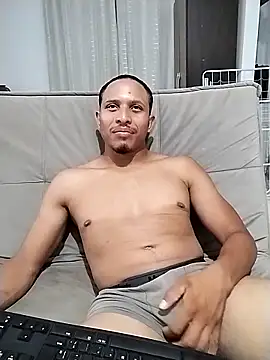 Snapshot of Piroca_doce18 chatting on 12.27.24 Piroca doce18 online show from 12.27.24