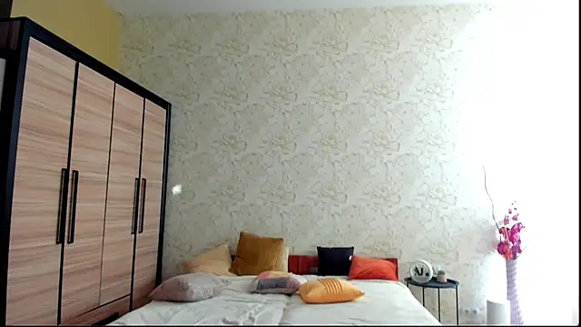 JulisSweet online show from 02.07.25