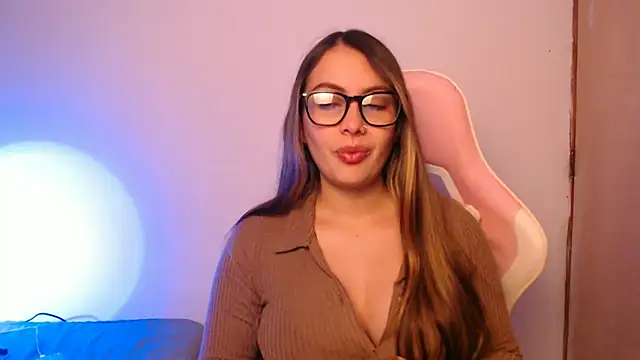 lalawhitte online show from 10.14.25