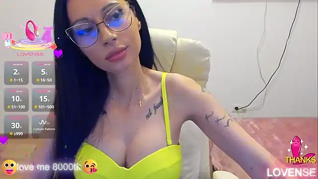 kissnicol32 online show from 11.21.25