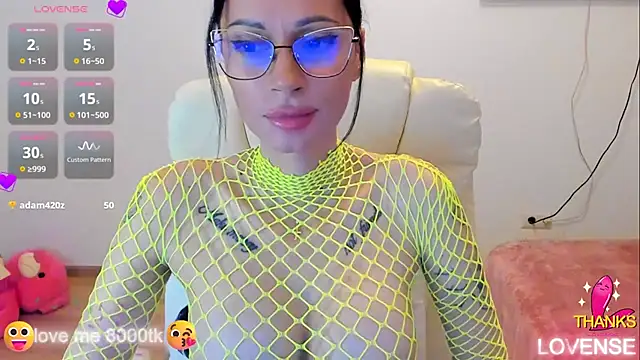 kissnicol32 online show from 11.29.25