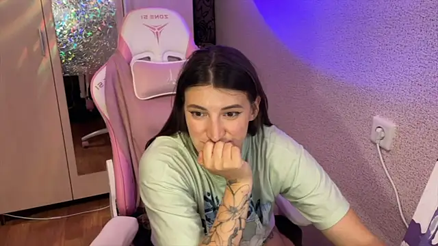 Katrin  kiss online show from 04.16.26