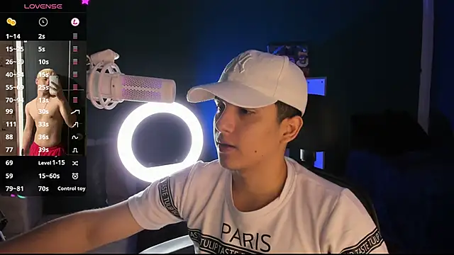 Snapshot of Brat_ chatting on 12.12.24 Brat online show from 12.12.24